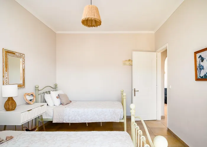 Seaside Ipsos Apartment By Konnect